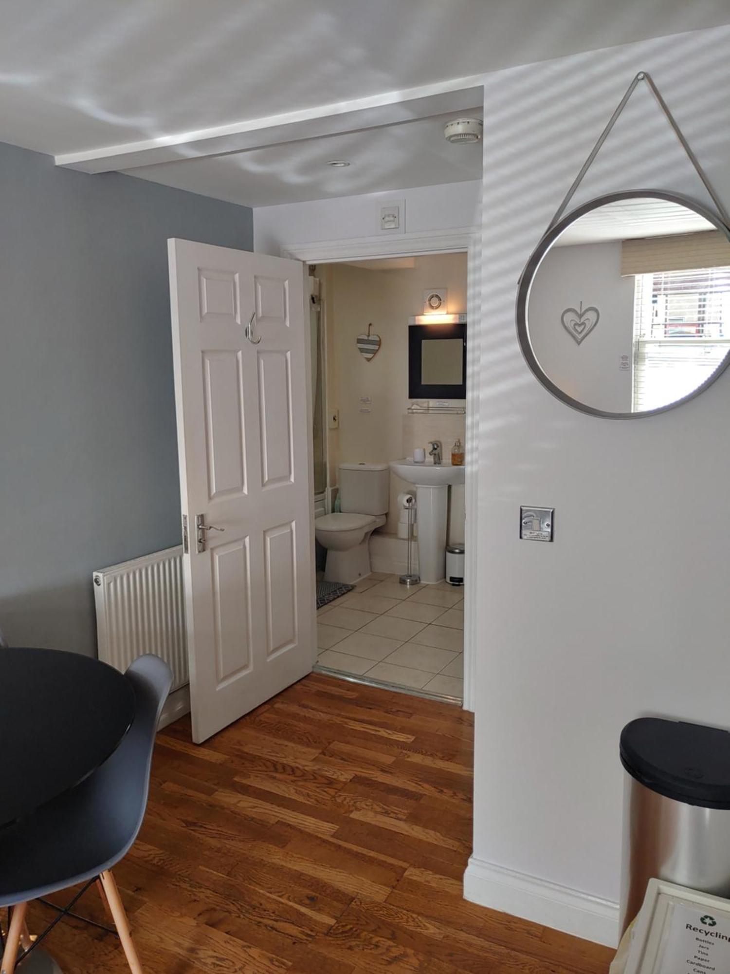 The Bath House Apartments - Free 1St Breakfast - Free Parking Εξωτερικό φωτογραφία