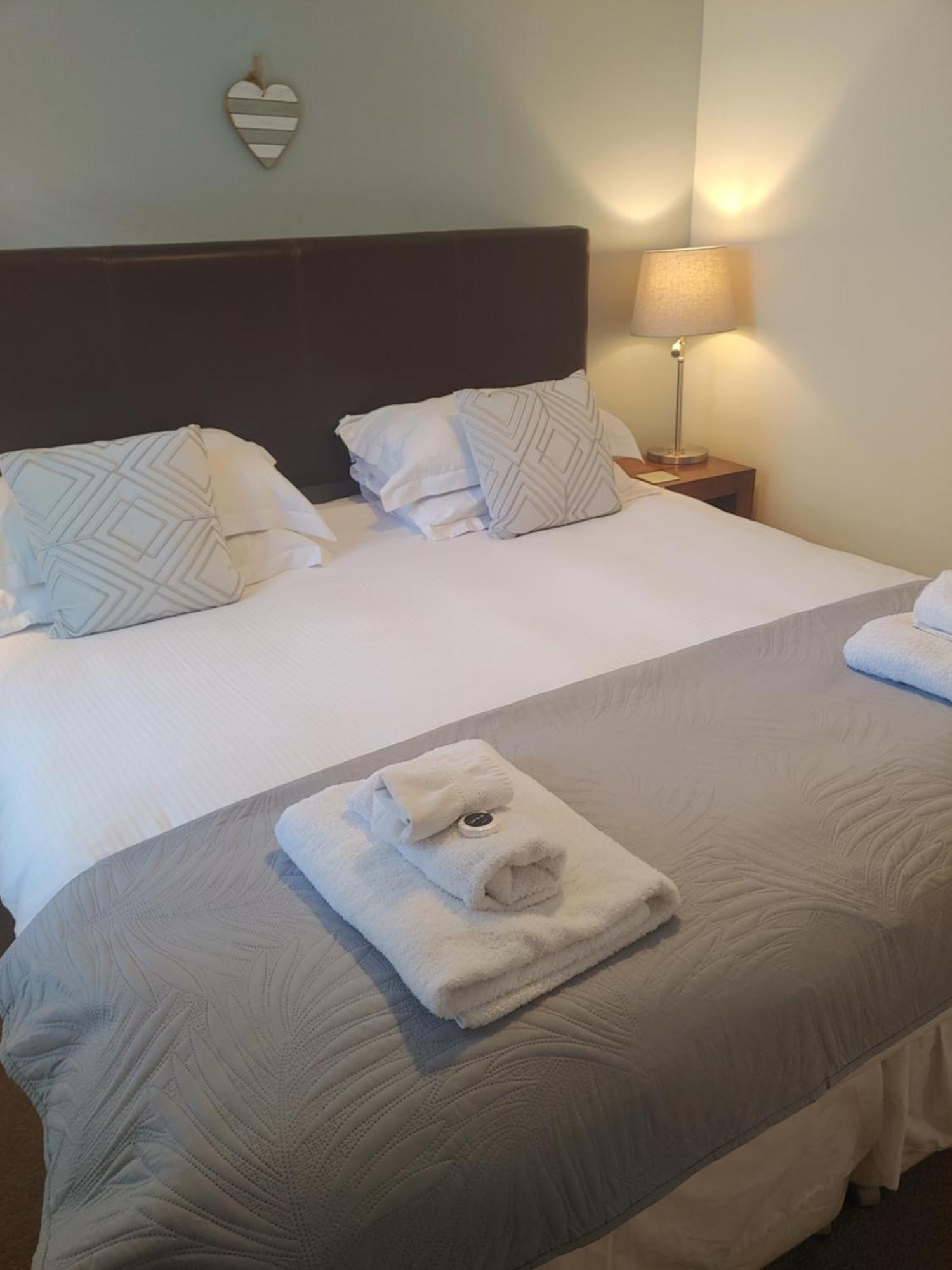 The Bath House Apartments - Free 1St Breakfast - Free Parking Δωμάτιο φωτογραφία